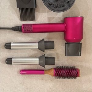Dyson Fuchsia Hair dryer Set with Attachments
